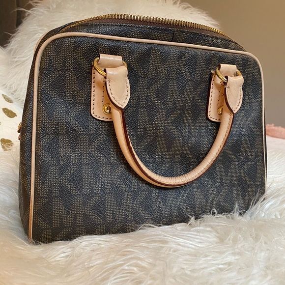 Micheal Kors Brown Logo handbag - Picture 3 of 5